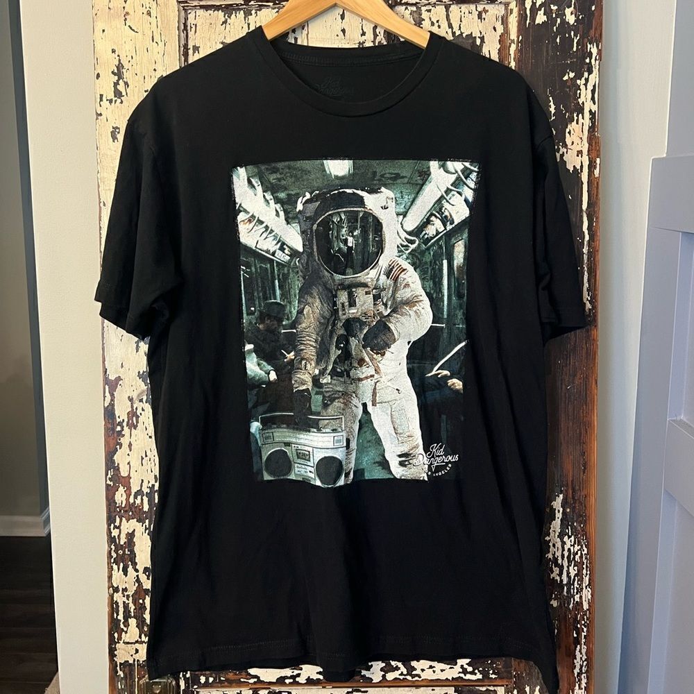 Kid dangerous Los Angeles Astronaut men’s T-shirt. Size XL
